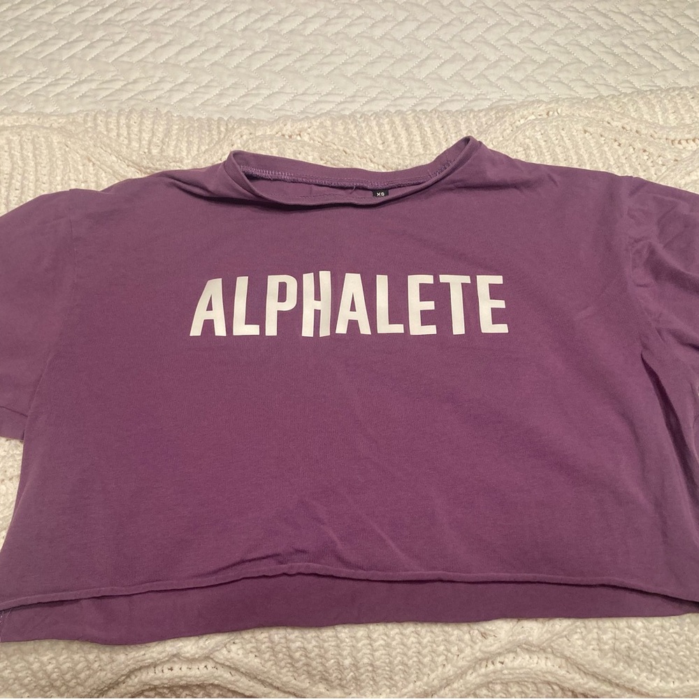 Alphalete cropped tee